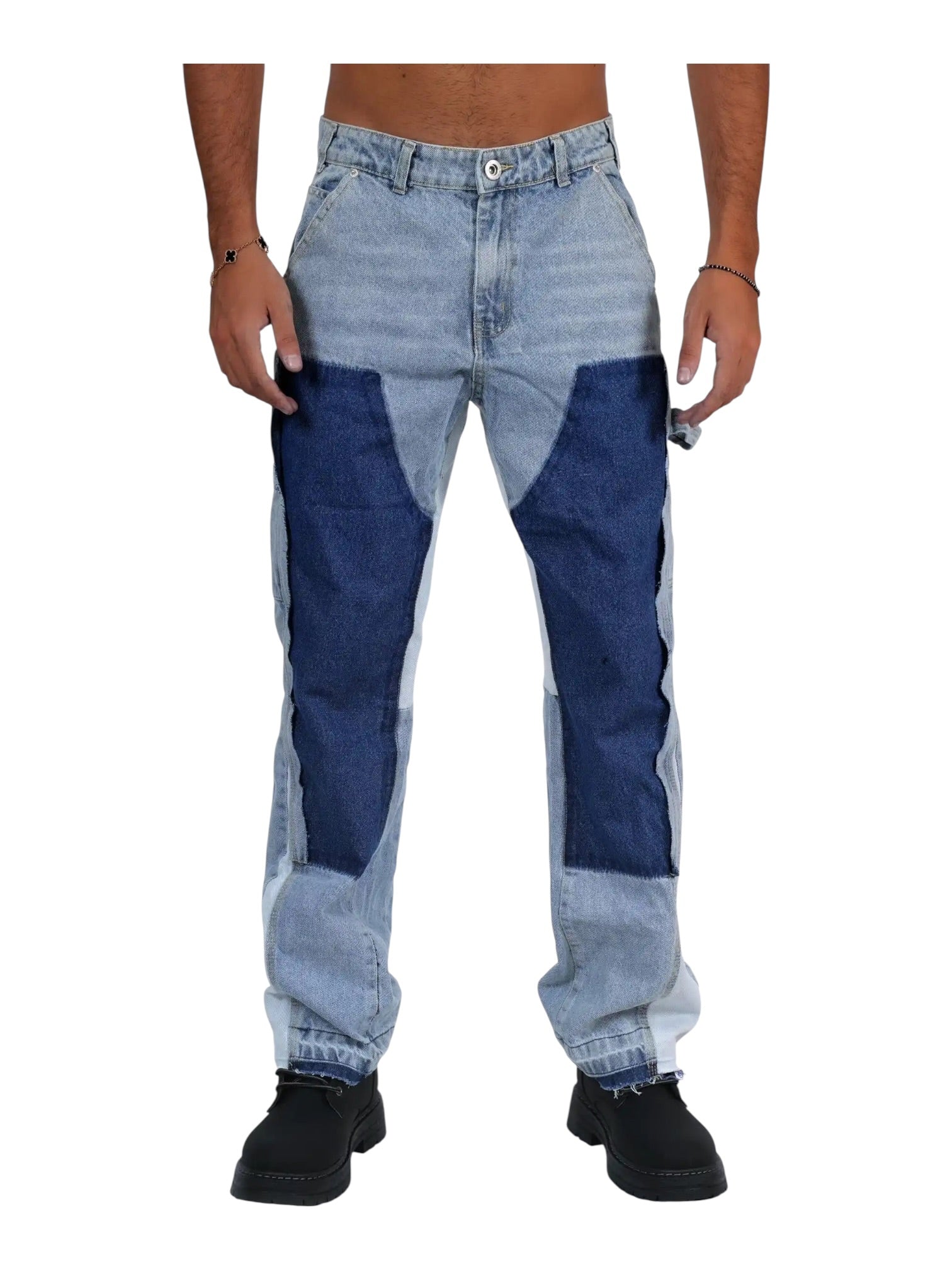 Jeans con patch azzurro